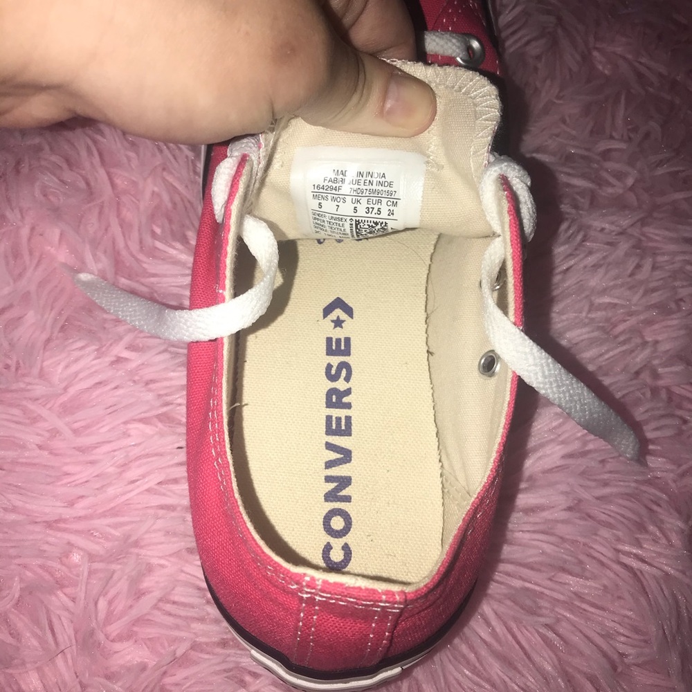 Pink Converse Size 7 - Picture 2 of 3